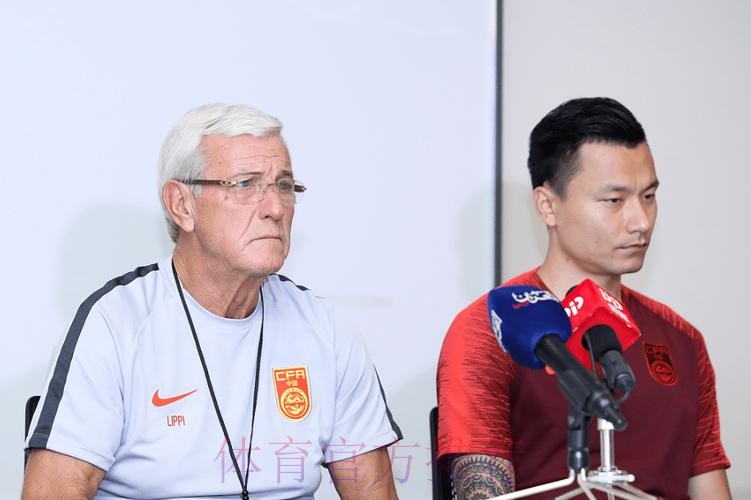 国足10日客战巴林 里皮携郜林出席赛前新闻发布会 国足10日客战巴林 里皮携郜林出席赛前新闻发布会